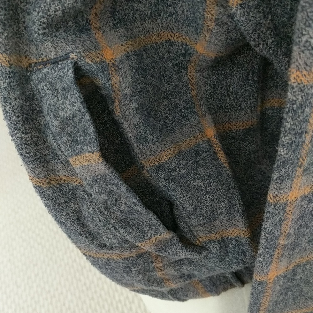 Longsleeves turtle neck loose type with pockets - Picture 3 of 6